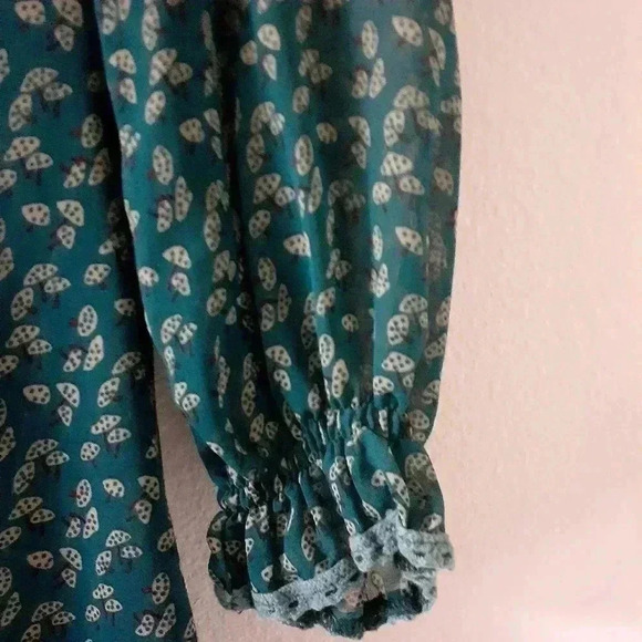 A'reve Sheer top Size Small EUC - Picture 8 of 9